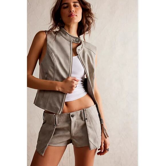 Free People We The Free Sweeney Vegan Leather Vest Women’s Vest Size Large NEW - Picture 1 of 9